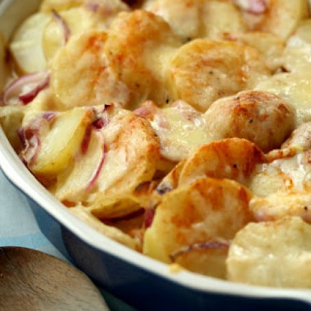 SCALLOPED POTATOES WITH BACON