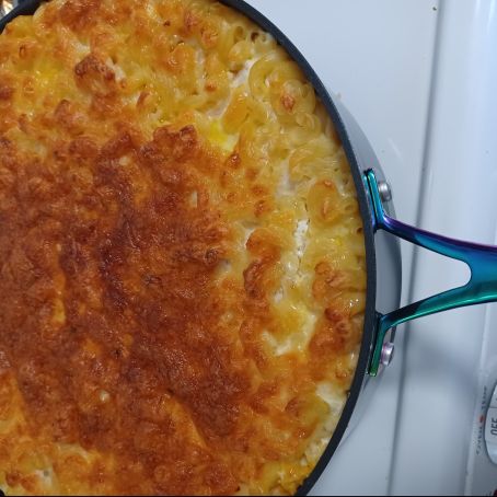 Ziti with Chicken and Broccoli in White Wine Cheddar Sauce