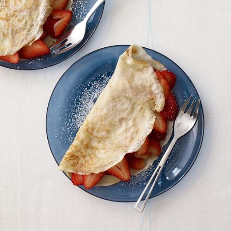 Fresh Strawberry Crepes