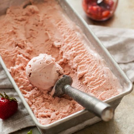 Balsamic Roasted Strawberry Mascarpone Ice Cream