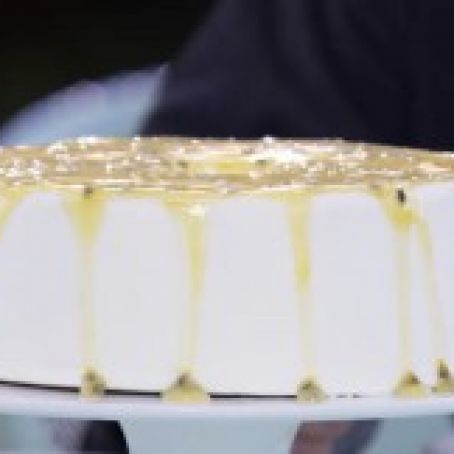 Angel Food Cake with Lemon Curd