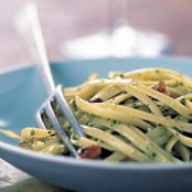LINGUINE w/PECAN-ARUGULA PESTO