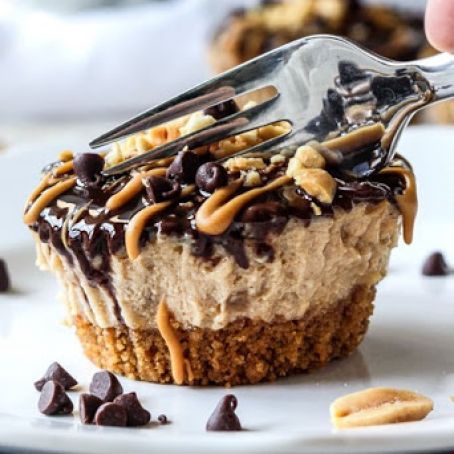 Almost No Bake Mini Chocolate Peanut Butter Pies