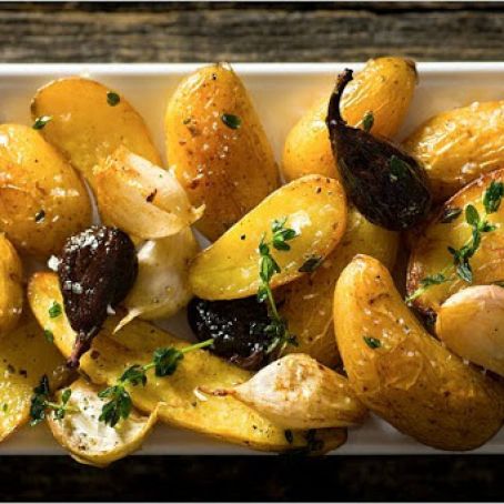 ROAST FINGERLING POTATOES w/FIGS & THYME