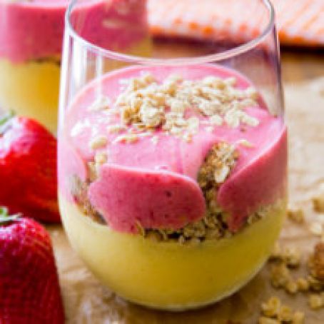 Strawberry Mango Breakfast Smoothie