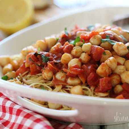 Angel Hair Pasta with Scallops and Tomatoes