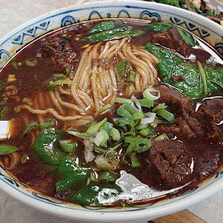 Dragging Noodles with Beef and Bean Sprouts in Soup