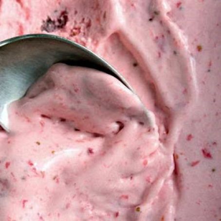 NO COOK STRAWBERRY ICE CREAM