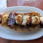 BROCHETA DE PULPO A LA PLANCHA