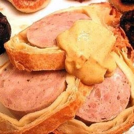 SAUCISSON EN CROUTE