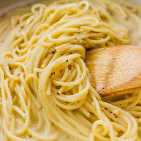 One pot cacio e pepe pasta