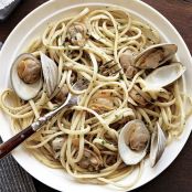 Classic Linguine with Clam Sauce