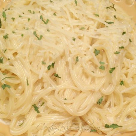 One Pot Creamy Garlic Pasta