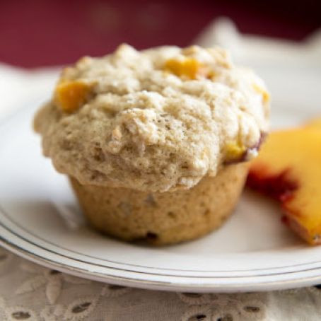 Bed and Breakfast Style Peach Crunch Muffins