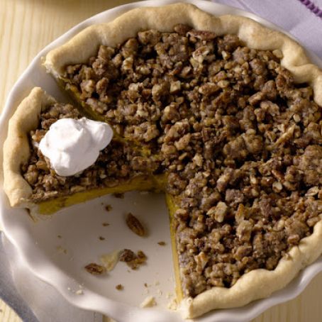 Maple Pumpkin Pie with Pecan Streusel