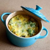 VEGGIE - Mini Egg Frittatas with Broccoli and Sundried Tomatoes