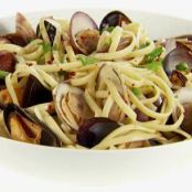 Spicy Linguine with Clams and Mussels