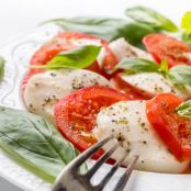 Easy Classic Caprese Salad