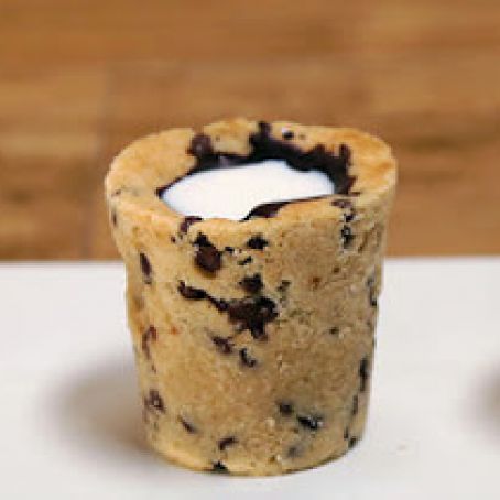 Learn How to Make these Homemade Milk and Cookie Shots