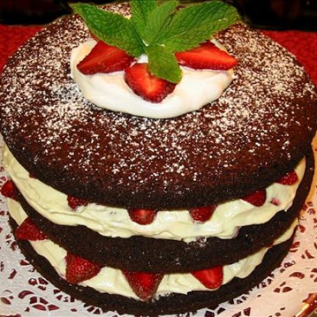 CHOCOLATE RASPBERRY OR STRAWBERY CAKE
