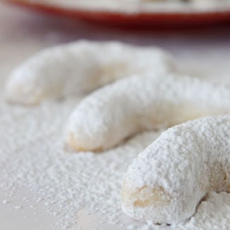 Kourabiedes (Greek Butter Cookies)