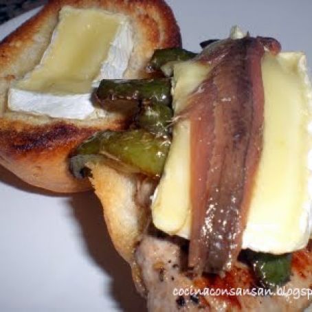 MONTADITO DE SOLOMILLO DE PUERCO Y QUESO BRIE