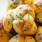 Easy Garlic Parmesan Knots