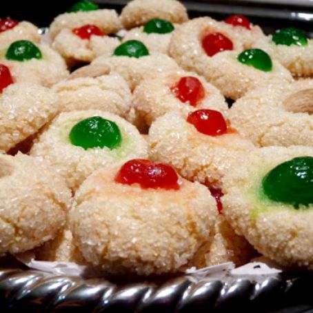 Amaretti con frutta corretti (Italian amaretti with candied fruits)