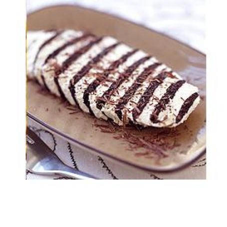 Cookies and Cream Freezer Cake