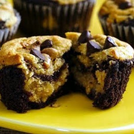 chocolate-peanut butter layered cupcakes