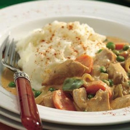 Slow-Cooked Paprika Chicken with Mashed Potatoes