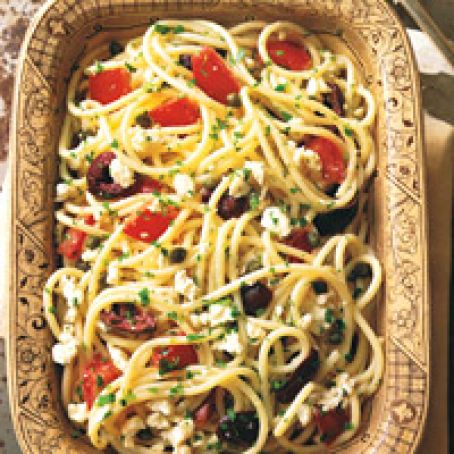 Spaghetti with Tomatoes, Black Olives, Garlic, and Feta Cheese