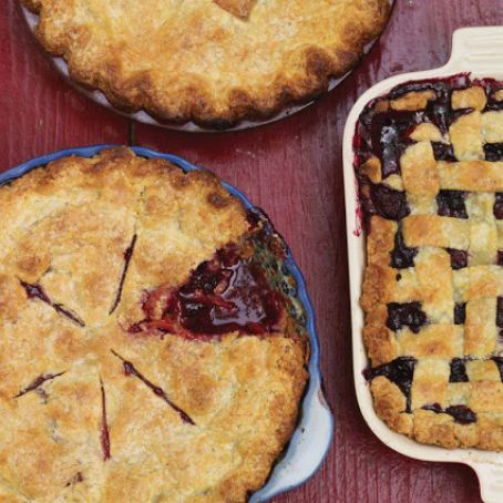 Blackberry and Summer Apple Pie