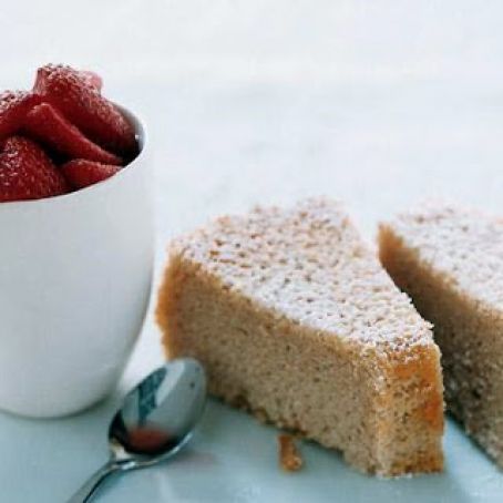 WINE CAKE w/MACERATED STRAWBERRIES