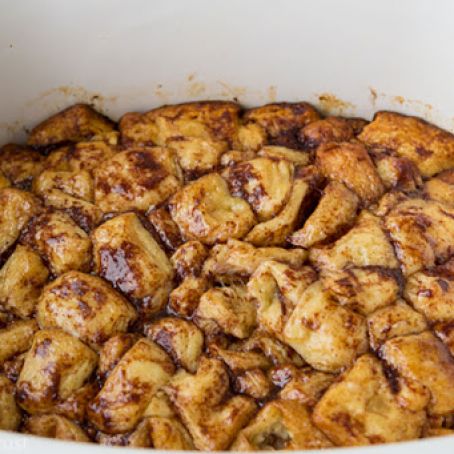 CROCKPOT CINNAMON ROLLS