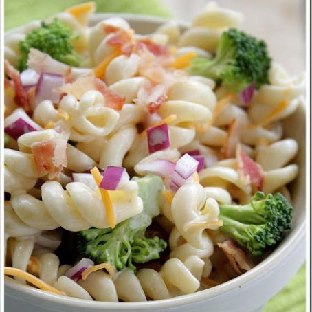 Summer Pasta Broccoli Salad