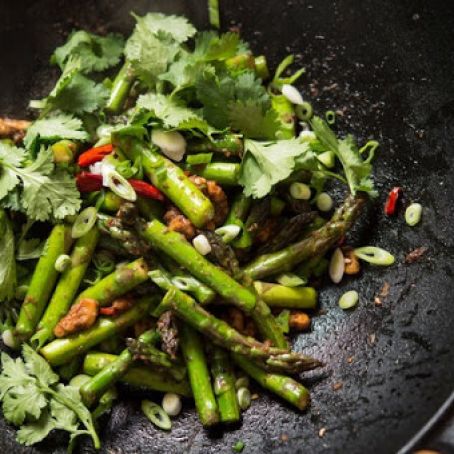 Wok Fried Asparagus with Walnuts