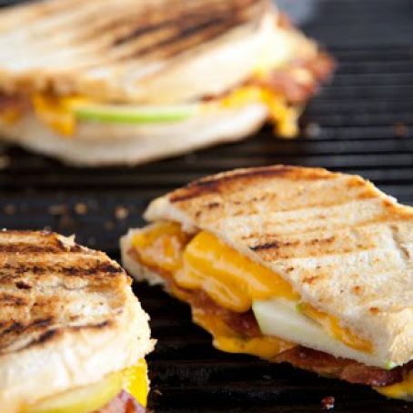 Grilled Apple, Bacon and Cheddar Sandwich with Roasted Red Onion Mayo