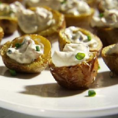 Sandra Lee'sCrispy Baby Potato Bites with Sour Cream and Bacon