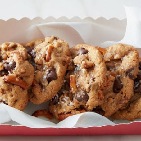 Salted Butterscotch Pudding Pretzel Cookies