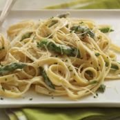 Fettuccine Alfredo with Asparagus