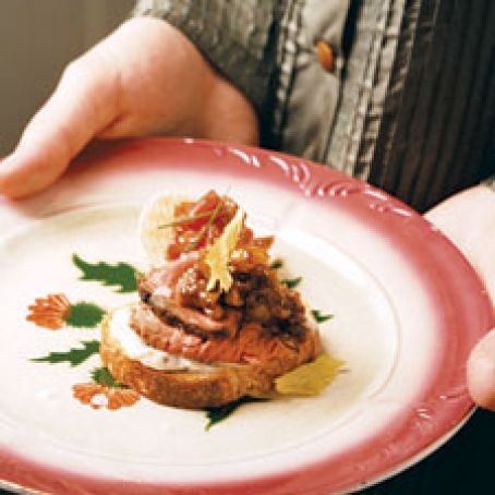 Beef Tenderloin Crostini with Sultana-Port Relish