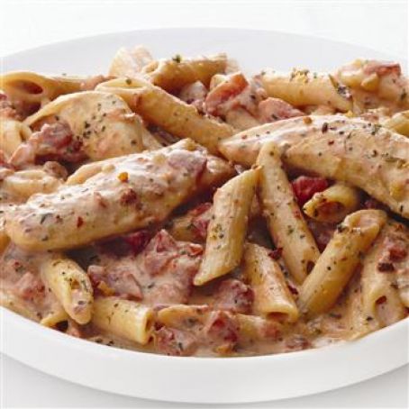 Creamy Parmesan & Sun-Dried Tomato Chicken Penne