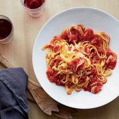 Tagliatelle with Garlicky Tomato Sauce