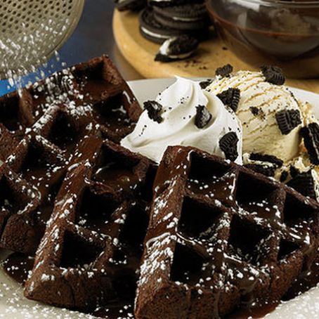 Cookies & Cream Waffles - Outback Steakhouse Copycat
