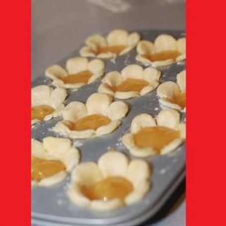 Flower Shaped Pumpkin Mini Pies
