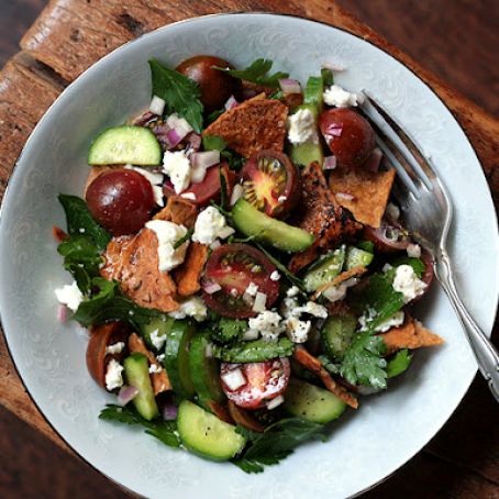 Fattoush: Middle Eastern Pita Bread Salad