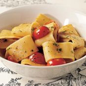 mezzi paccheri with cherry tomato marinara sauce mezzi paccheri con pomodorini ciliegia alla marinara