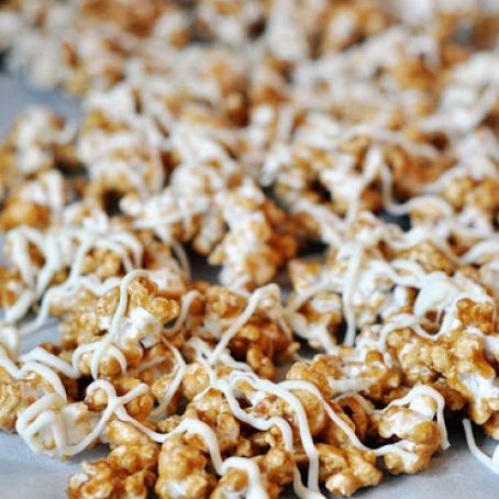 Cinnamon Roll Caramel Popcorn