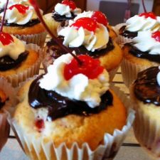 Fresh Cherry Cupcakes